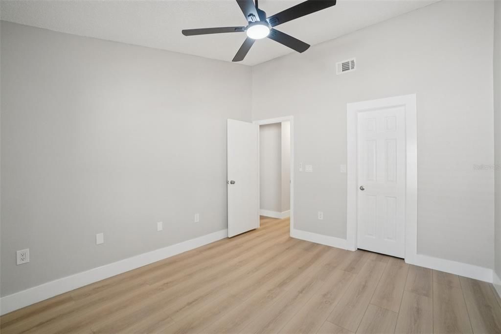 For Sale: $549,000 (4 beds, 2 baths, 1903 Square Feet)