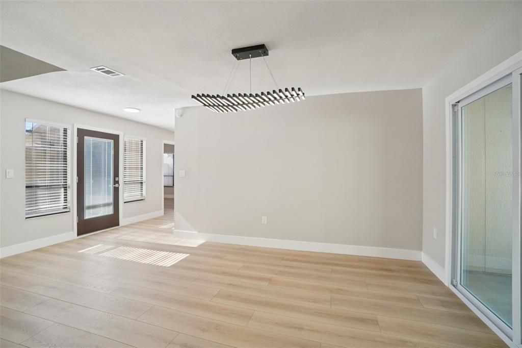 For Sale: $549,000 (4 beds, 2 baths, 1903 Square Feet)