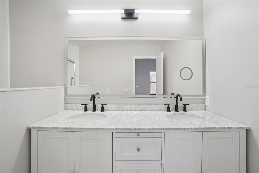 For Sale: $549,000 (4 beds, 2 baths, 1903 Square Feet)