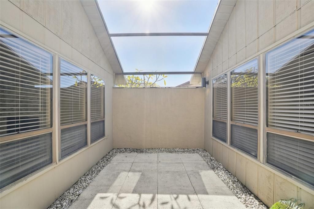 For Sale: $549,000 (4 beds, 2 baths, 1903 Square Feet)