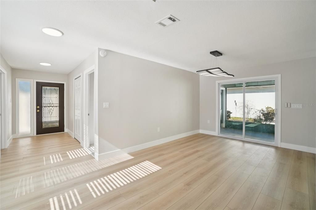 For Sale: $549,000 (4 beds, 2 baths, 1903 Square Feet)