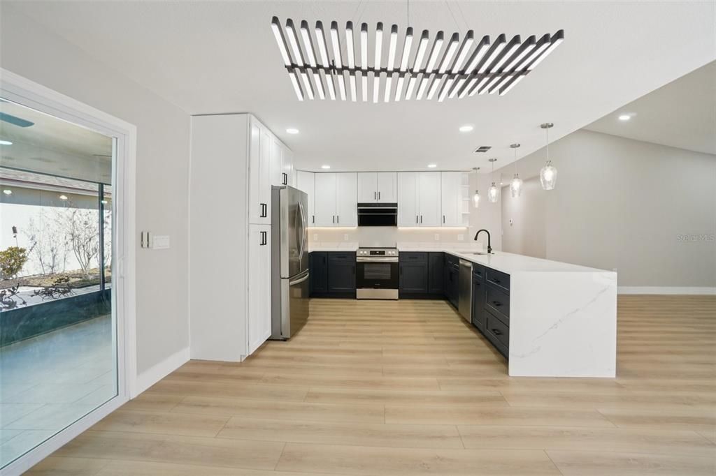 For Sale: $549,000 (4 beds, 2 baths, 1903 Square Feet)