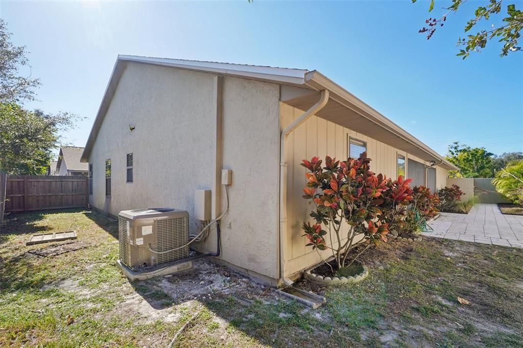 For Sale: $549,000 (4 beds, 2 baths, 1903 Square Feet)
