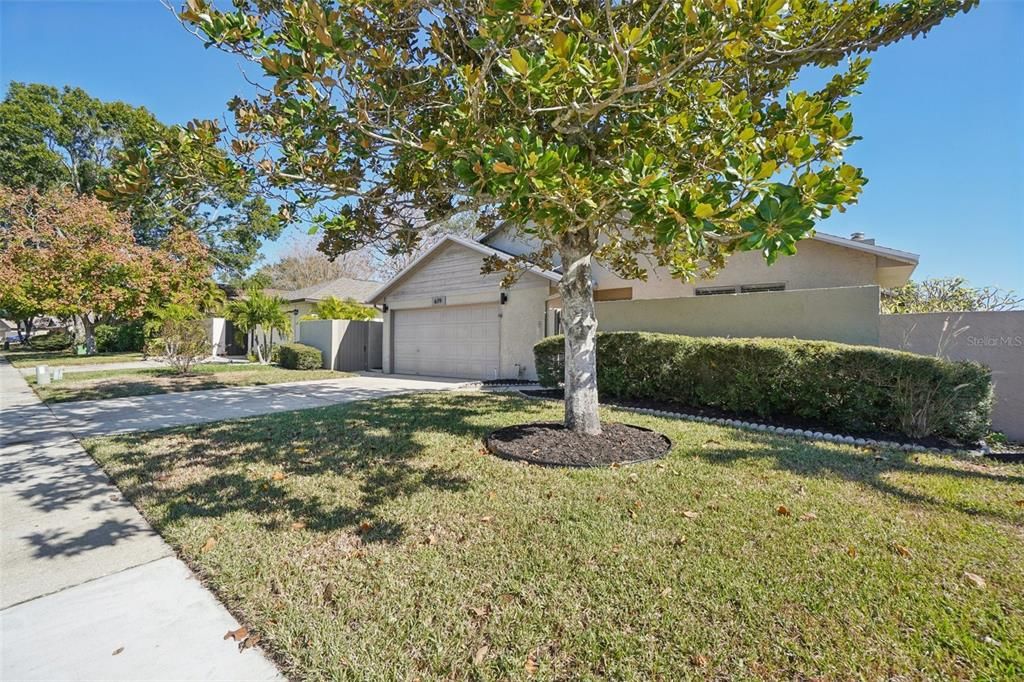 For Sale: $549,000 (4 beds, 2 baths, 1903 Square Feet)