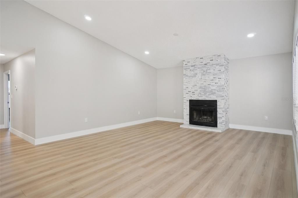 For Sale: $549,000 (4 beds, 2 baths, 1903 Square Feet)