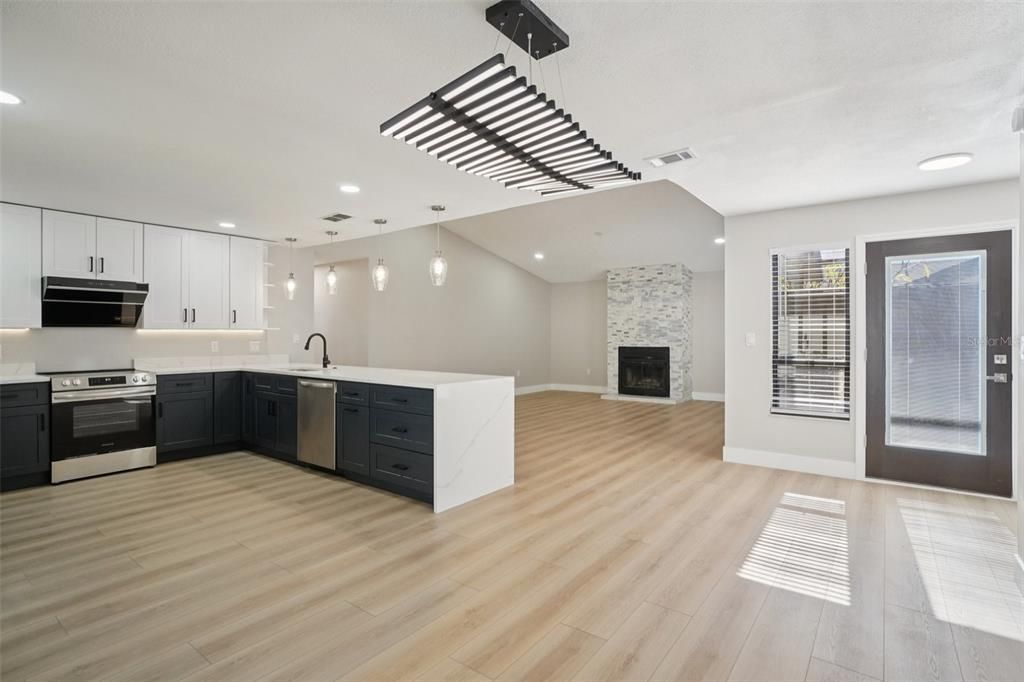 For Sale: $549,000 (4 beds, 2 baths, 1903 Square Feet)