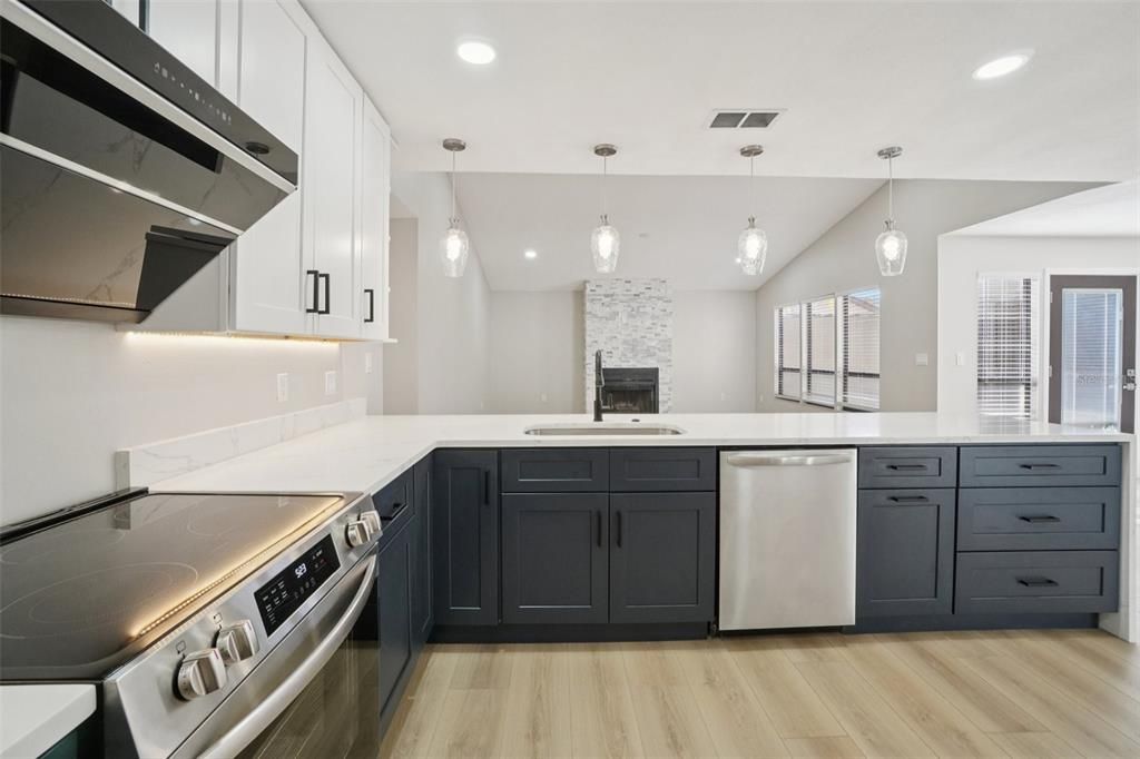 For Sale: $549,000 (4 beds, 2 baths, 1903 Square Feet)