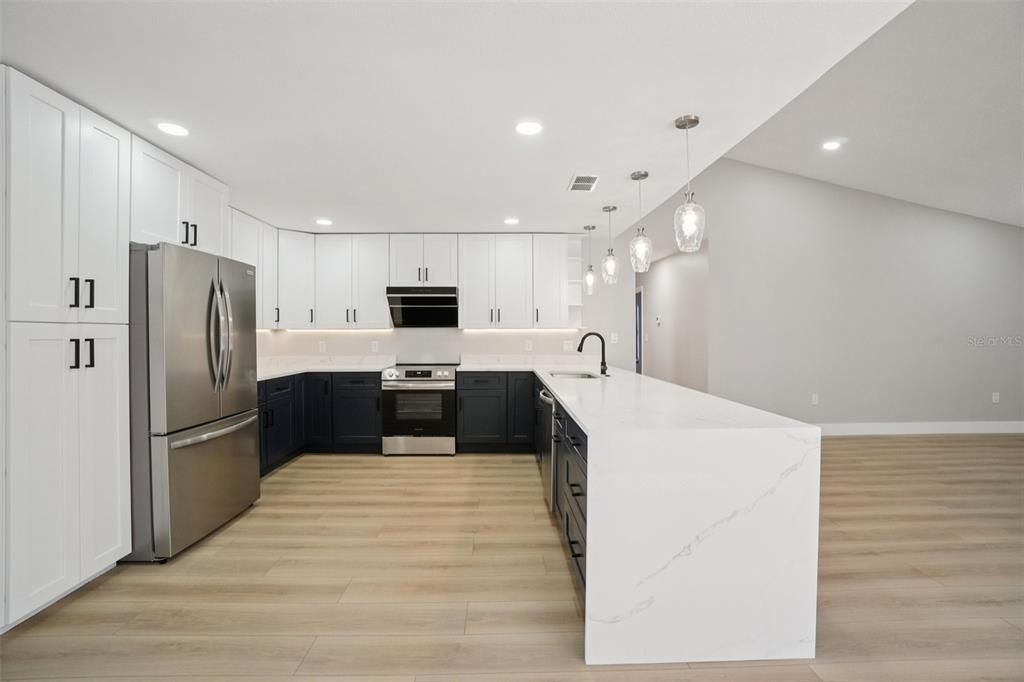 For Sale: $549,000 (4 beds, 2 baths, 1903 Square Feet)