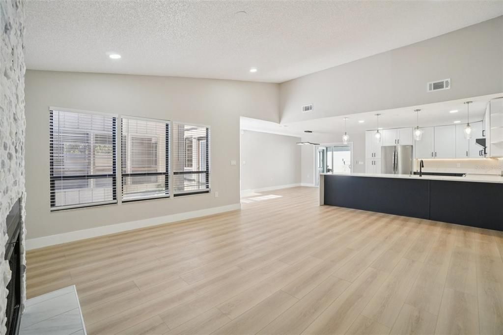 For Sale: $549,000 (4 beds, 2 baths, 1903 Square Feet)