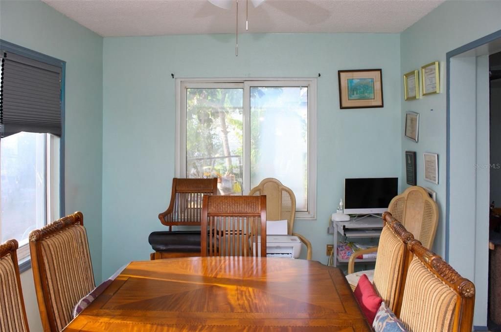 For Sale: $255,000 (3 beds, 2 baths, 1070 Square Feet)