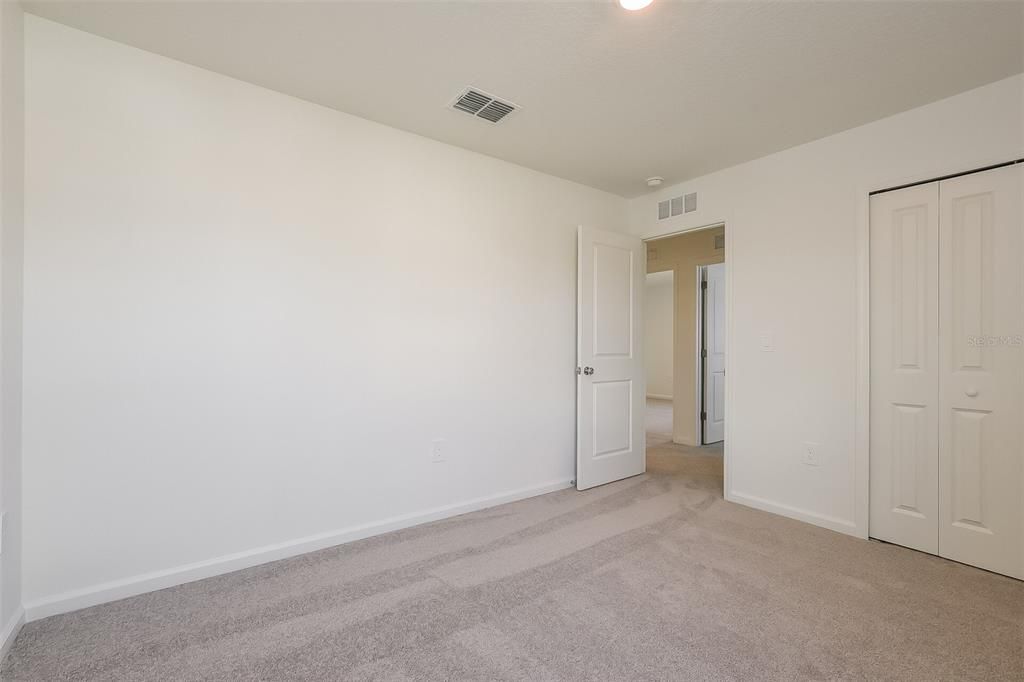 出租: $2,350 (6 贝兹, 2 浴室, 2463 平方英尺)