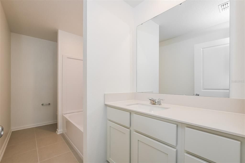 出租: $2,350 (6 贝兹, 2 浴室, 2463 平方英尺)