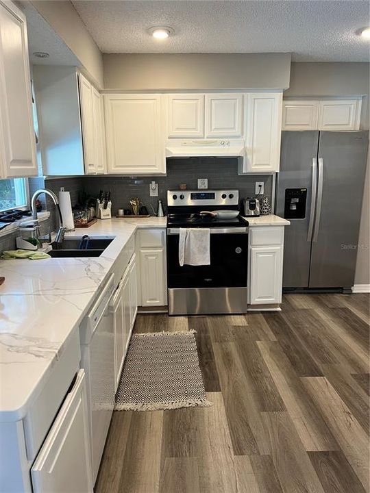 For Sale: $339,000 (3 beds, 2 baths, 1251 Square Feet)