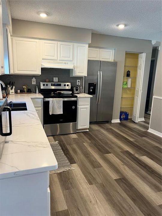 For Sale: $339,000 (3 beds, 2 baths, 1251 Square Feet)