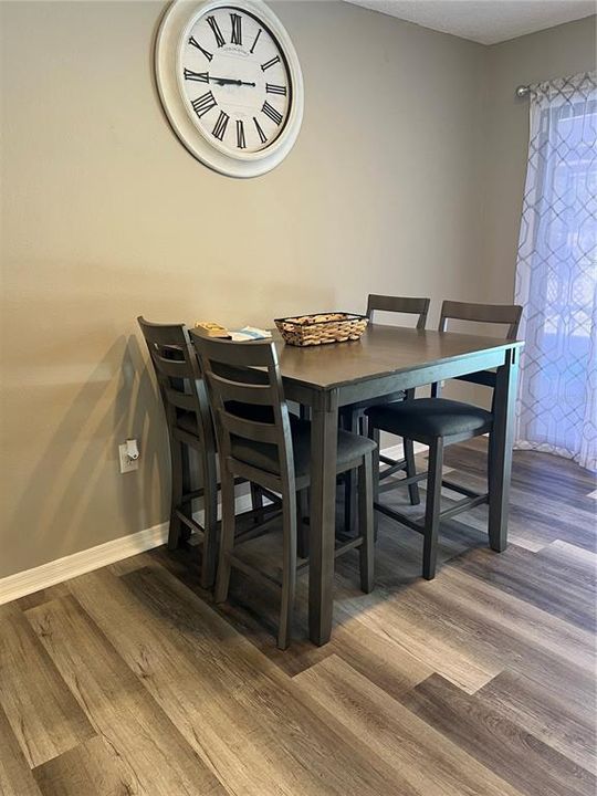 For Sale: $339,000 (3 beds, 2 baths, 1251 Square Feet)