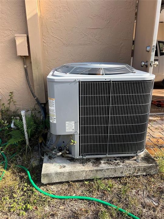 For Sale: $339,000 (3 beds, 2 baths, 1251 Square Feet)