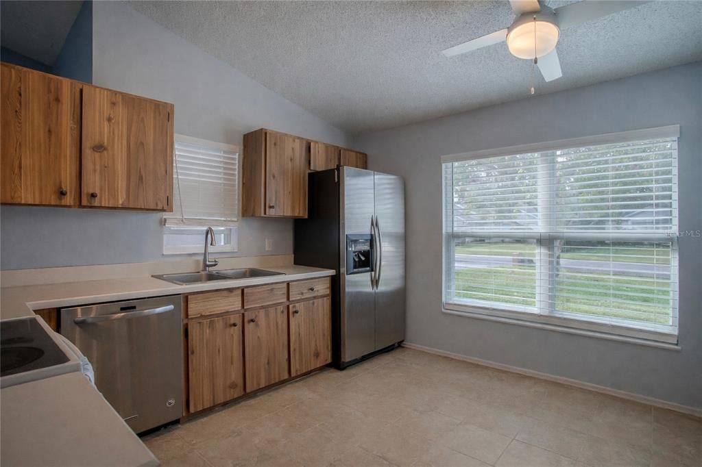 For Sale: $328,000 (3 beds, 2 baths, 1296 Square Feet)
