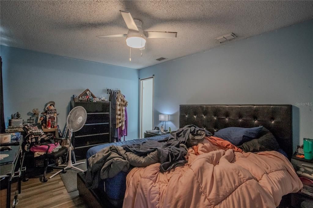 For Sale: $328,000 (3 beds, 2 baths, 1296 Square Feet)