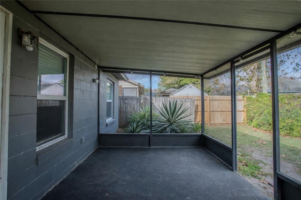 For Sale: $328,000 (3 beds, 2 baths, 1296 Square Feet)