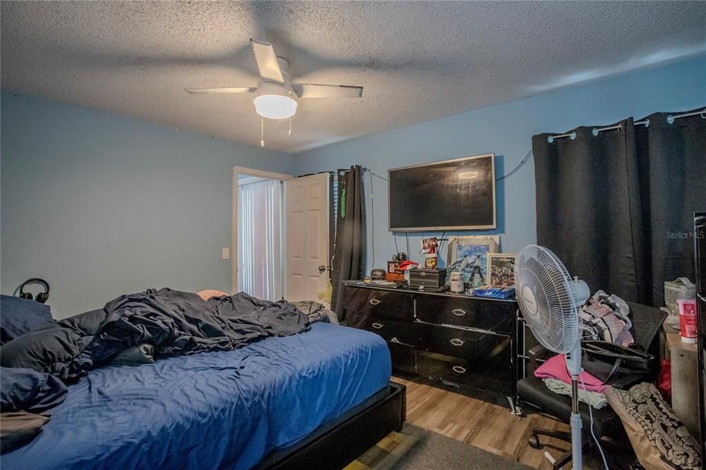 For Sale: $328,000 (3 beds, 2 baths, 1296 Square Feet)