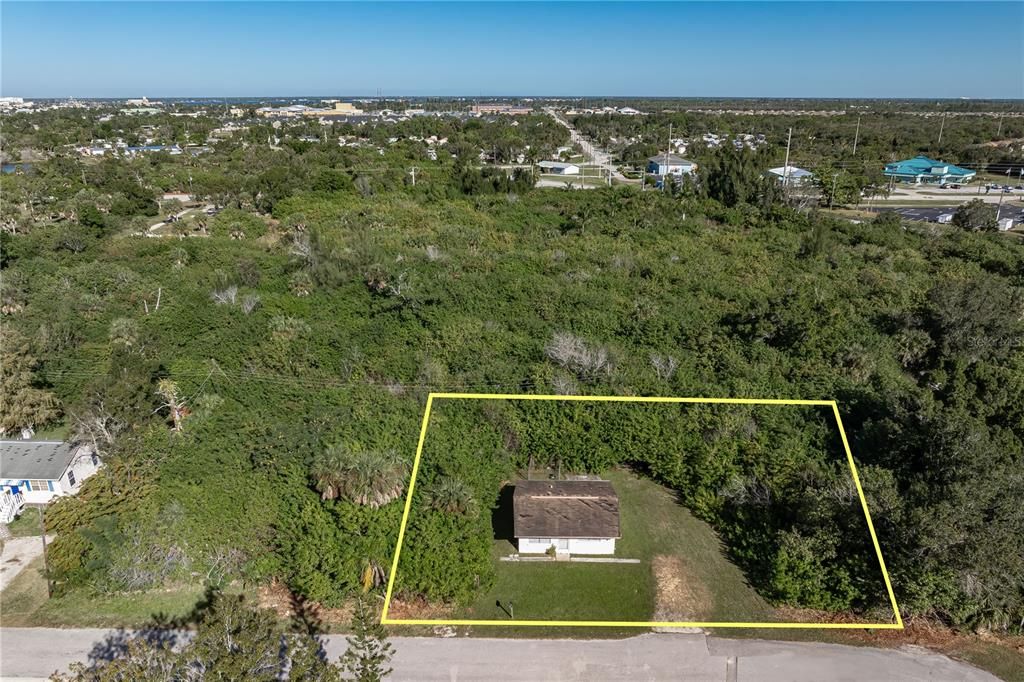 For Sale: $99,000 (2 beds, 1 baths, 648 Square Feet)