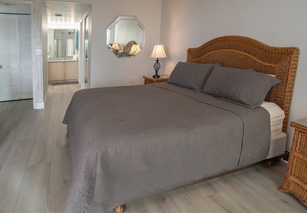 待售: $829,000 (2 贝兹, 2 浴室, 1140 平方英尺)