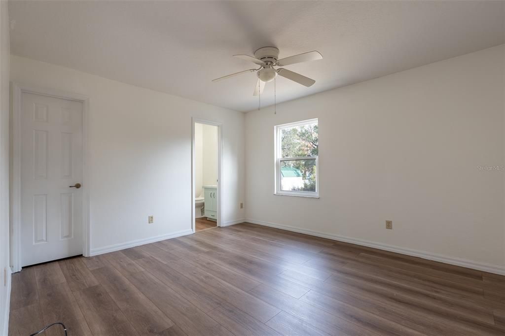 For Sale: $269,000 (4 beds, 3 baths, 1676 Square Feet)