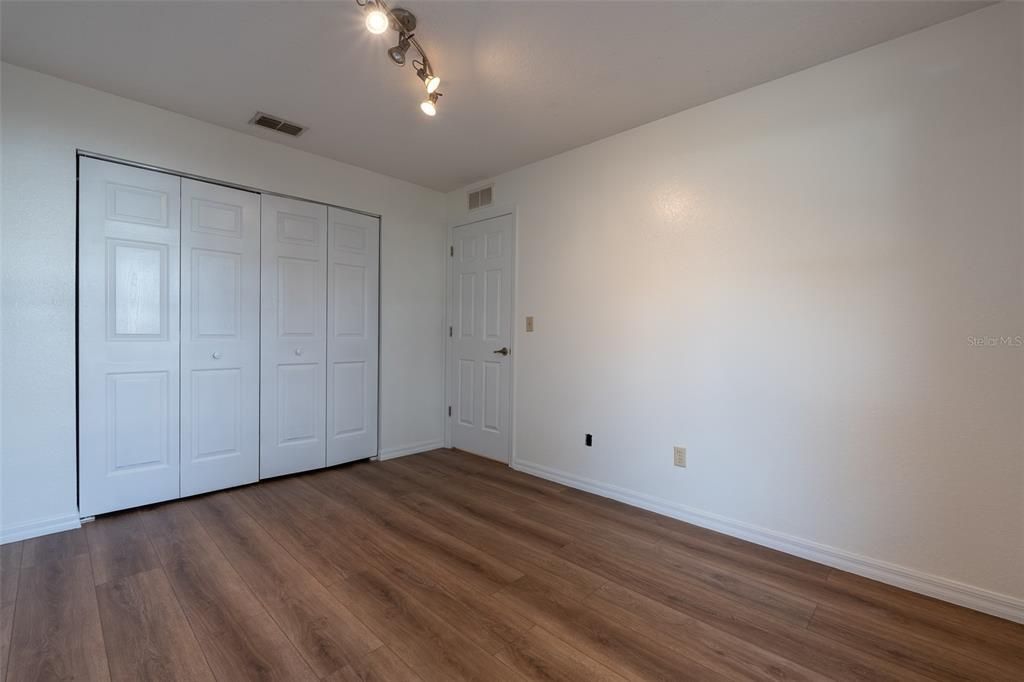 For Sale: $269,000 (4 beds, 3 baths, 1676 Square Feet)