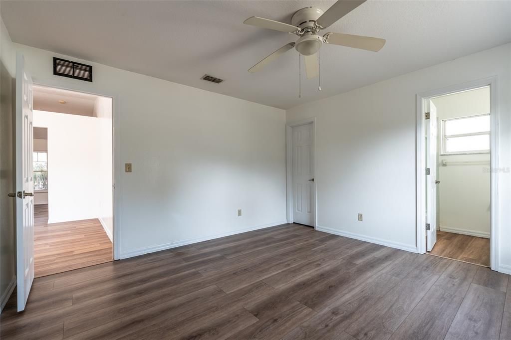 For Sale: $269,000 (4 beds, 3 baths, 1676 Square Feet)