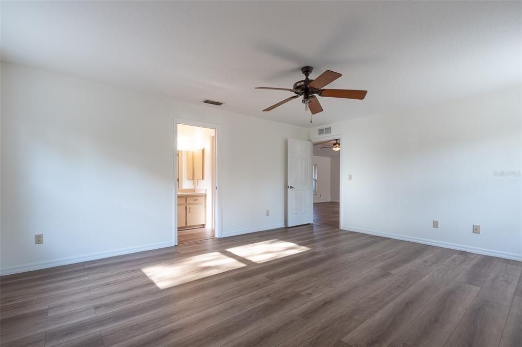 For Sale: $269,000 (4 beds, 3 baths, 1676 Square Feet)