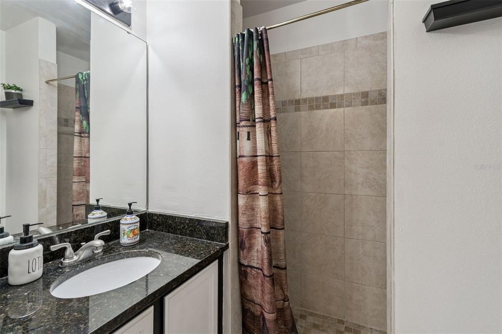 For Sale: $175,000 (2 beds, 2 baths, 1018 Square Feet)