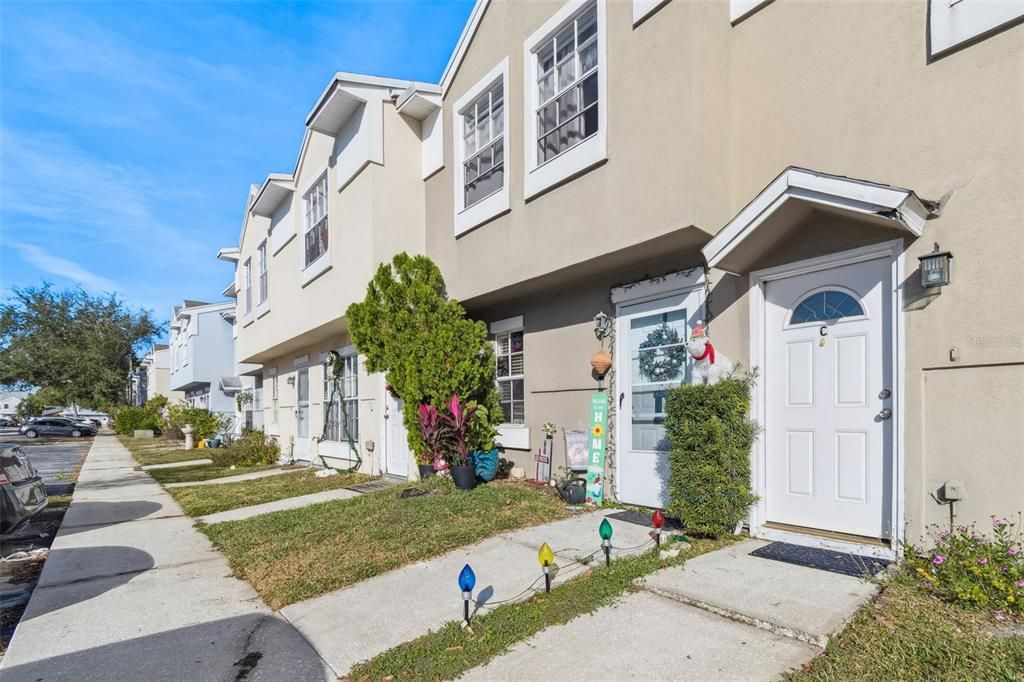 For Sale: $175,000 (2 beds, 2 baths, 1018 Square Feet)