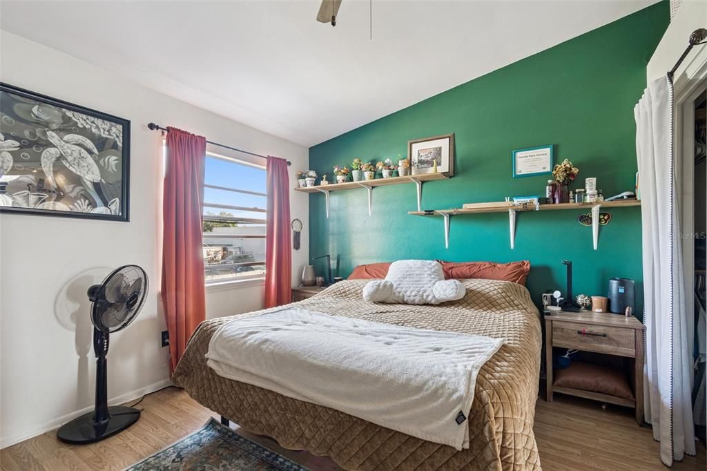 For Sale: $175,000 (2 beds, 2 baths, 1018 Square Feet)