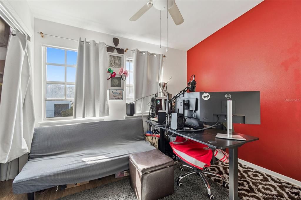 For Sale: $175,000 (2 beds, 2 baths, 1018 Square Feet)