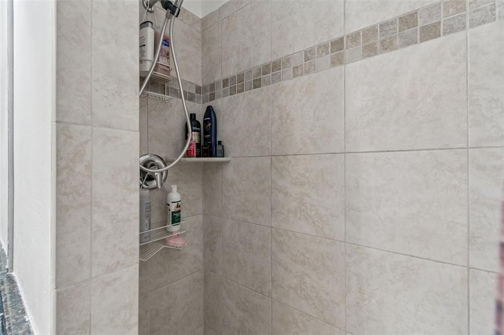 For Sale: $175,000 (2 beds, 2 baths, 1018 Square Feet)