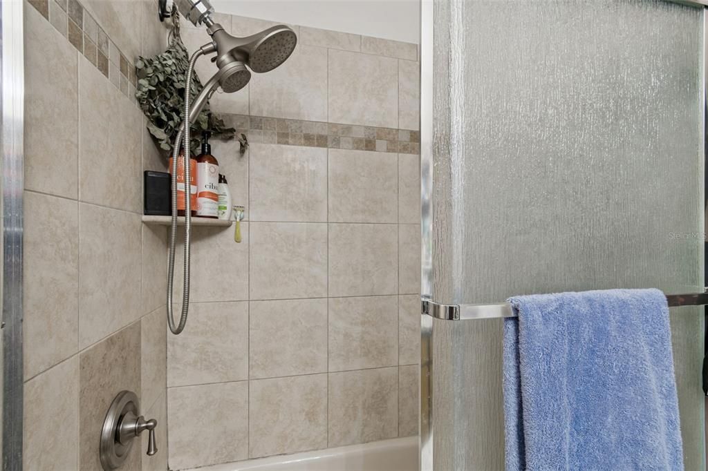 For Sale: $175,000 (2 beds, 2 baths, 1018 Square Feet)