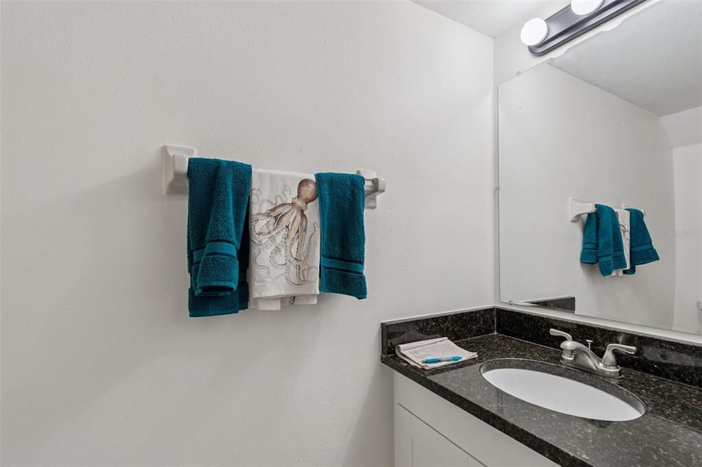 For Sale: $175,000 (2 beds, 2 baths, 1018 Square Feet)