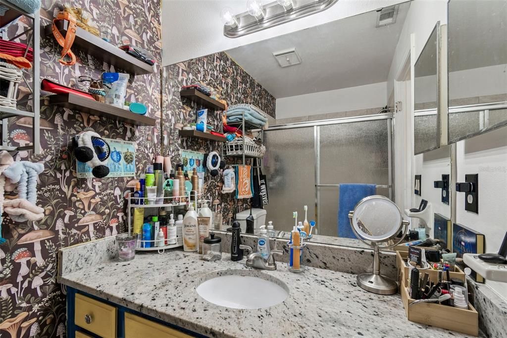 For Sale: $175,000 (2 beds, 2 baths, 1018 Square Feet)