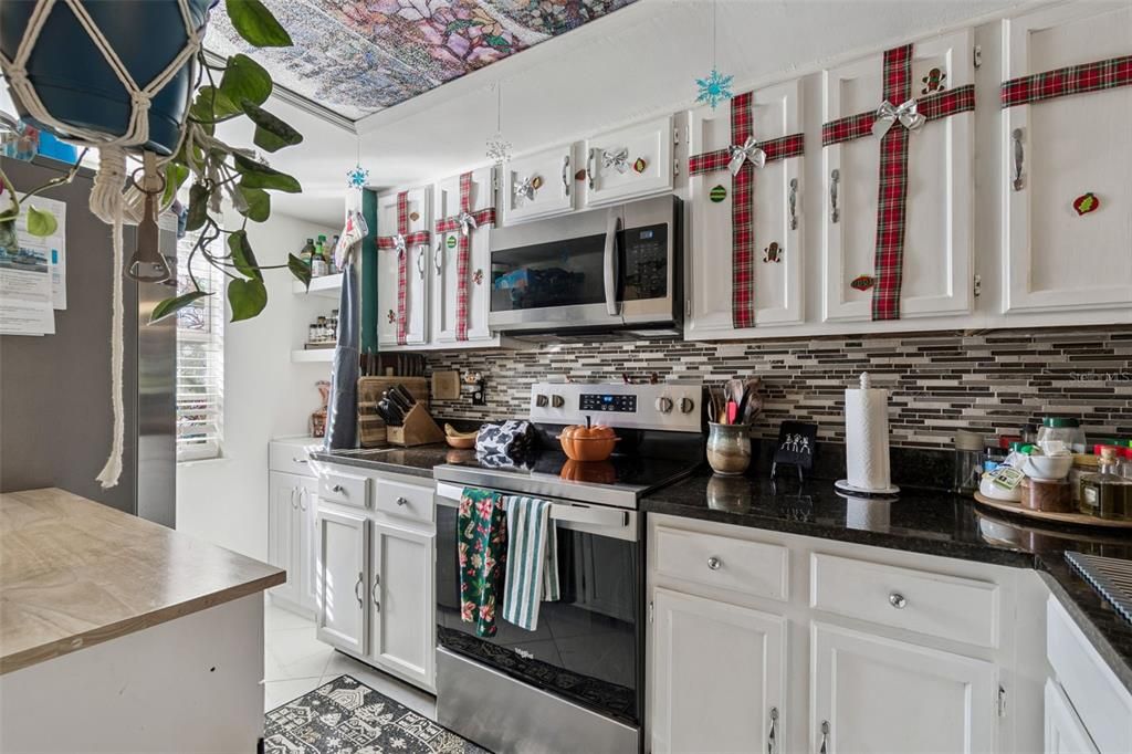 For Sale: $175,000 (2 beds, 2 baths, 1018 Square Feet)