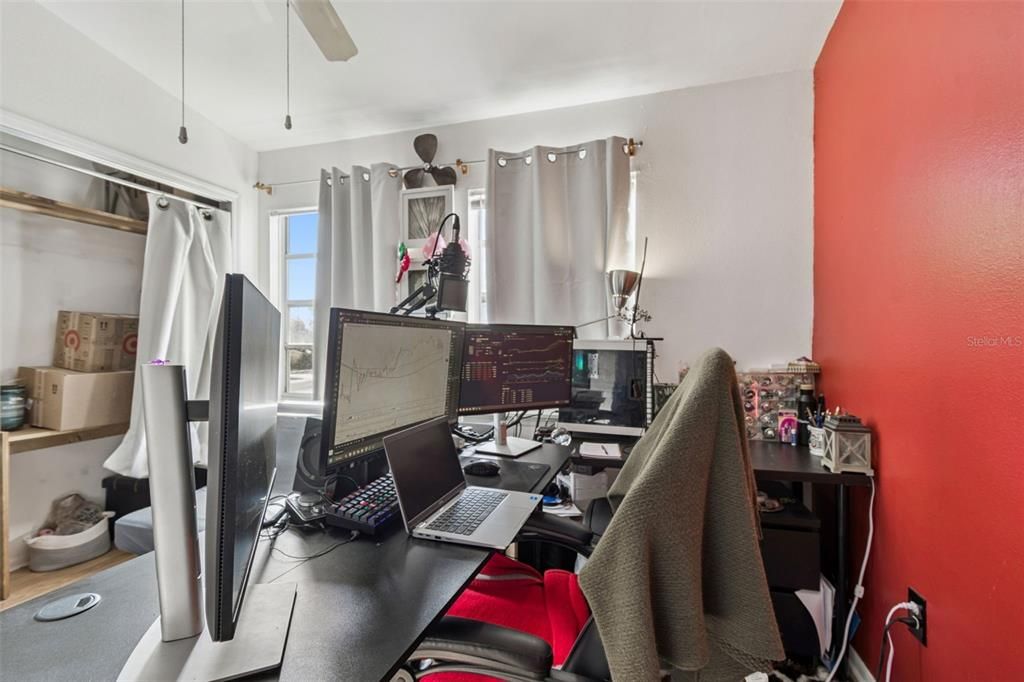 For Sale: $175,000 (2 beds, 2 baths, 1018 Square Feet)