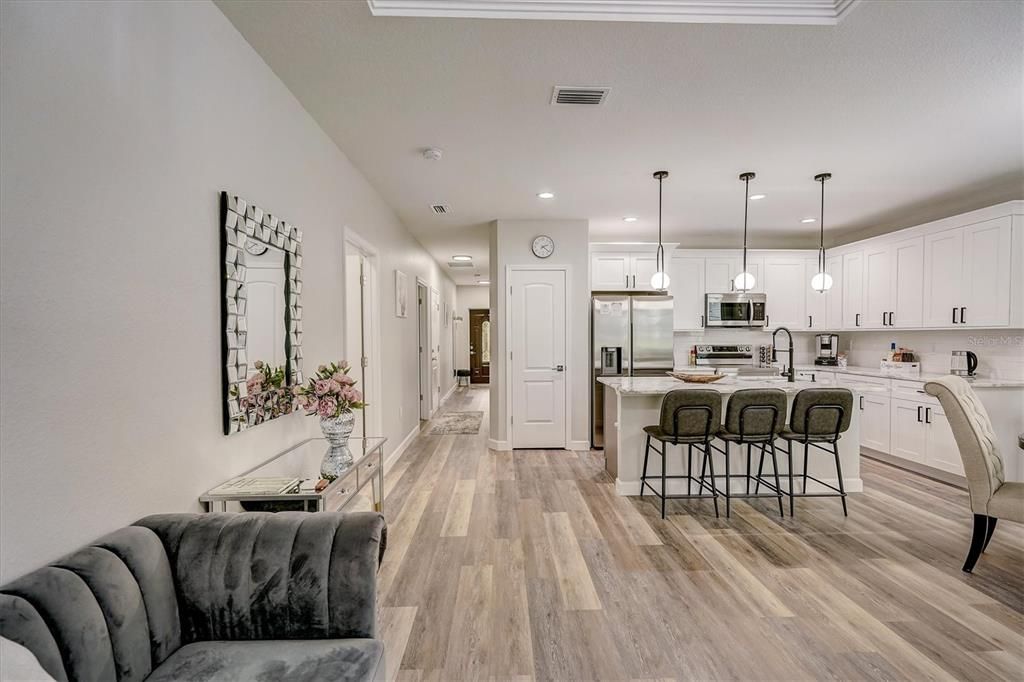 На продажу: $570,000 (6 спален, 0 ванн, 2612 Квадратных фут)