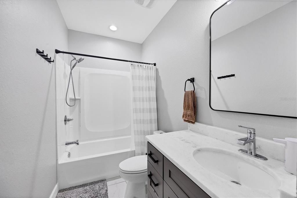 На продажу: $570,000 (6 спален, 0 ванн, 2612 Квадратных фут)