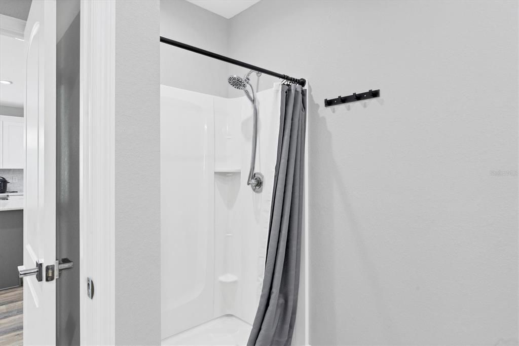 На продажу: $570,000 (6 спален, 0 ванн, 2612 Квадратных фут)