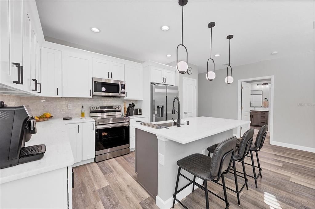 На продажу: $570,000 (6 спален, 0 ванн, 2612 Квадратных фут)