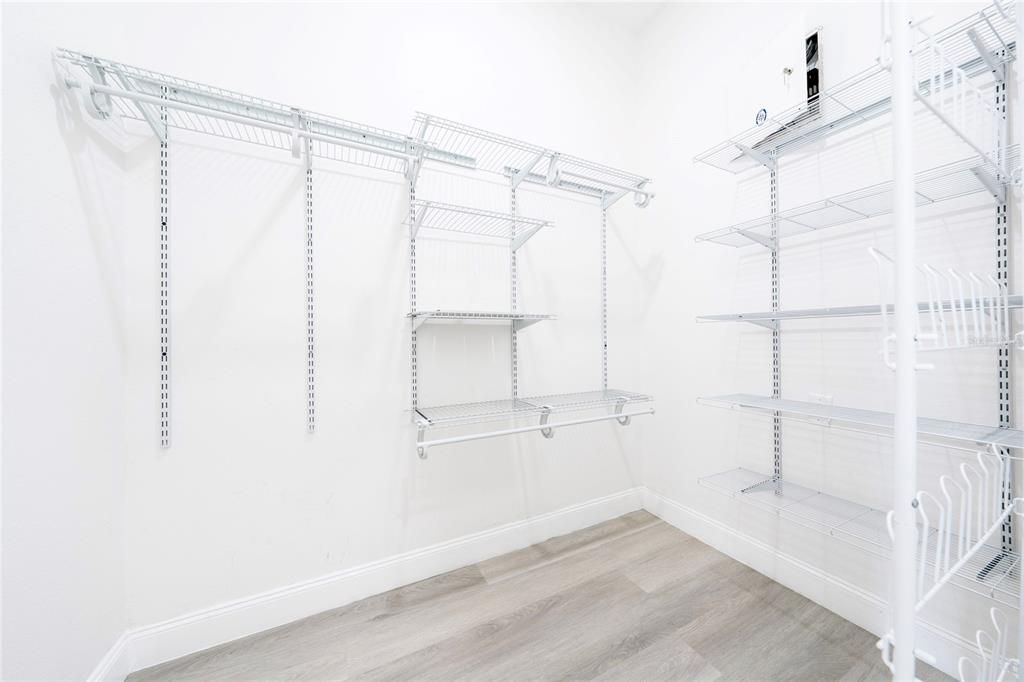 На продажу: $699,900 (4 спален, 4 ванн, 2639 Квадратных фут)