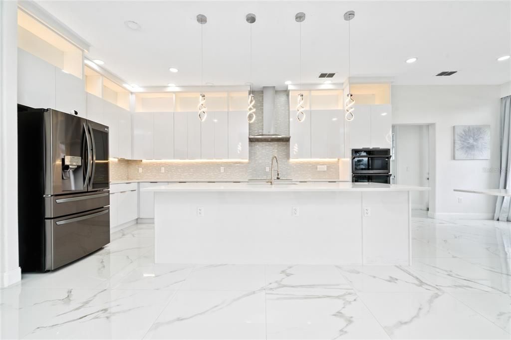 На продажу: $699,900 (4 спален, 4 ванн, 2639 Квадратных фут)