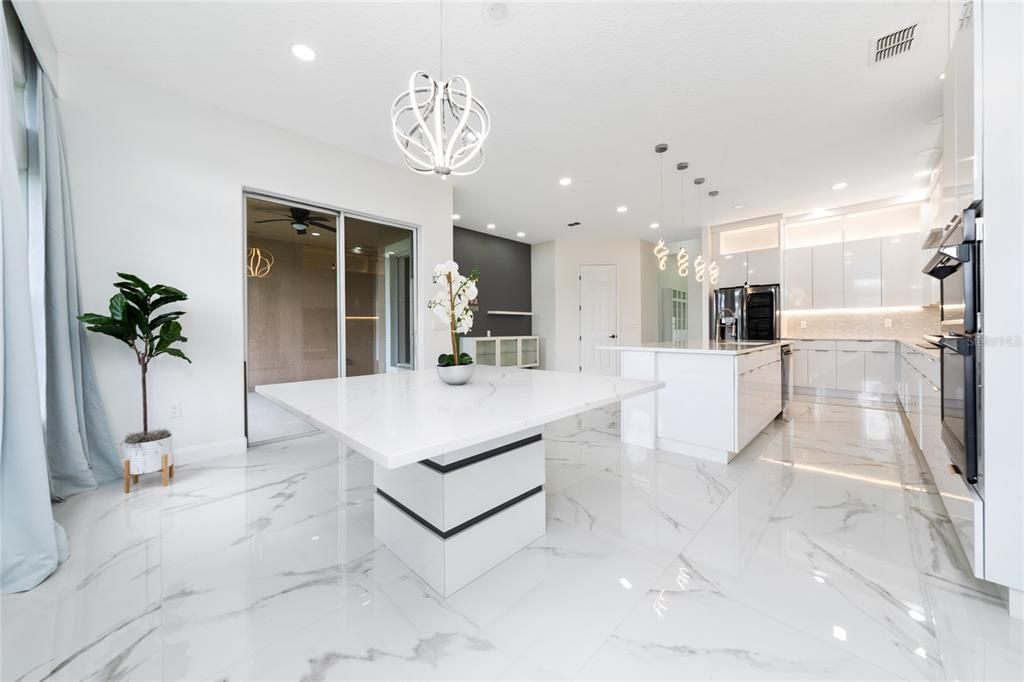 На продажу: $699,900 (4 спален, 4 ванн, 2639 Квадратных фут)