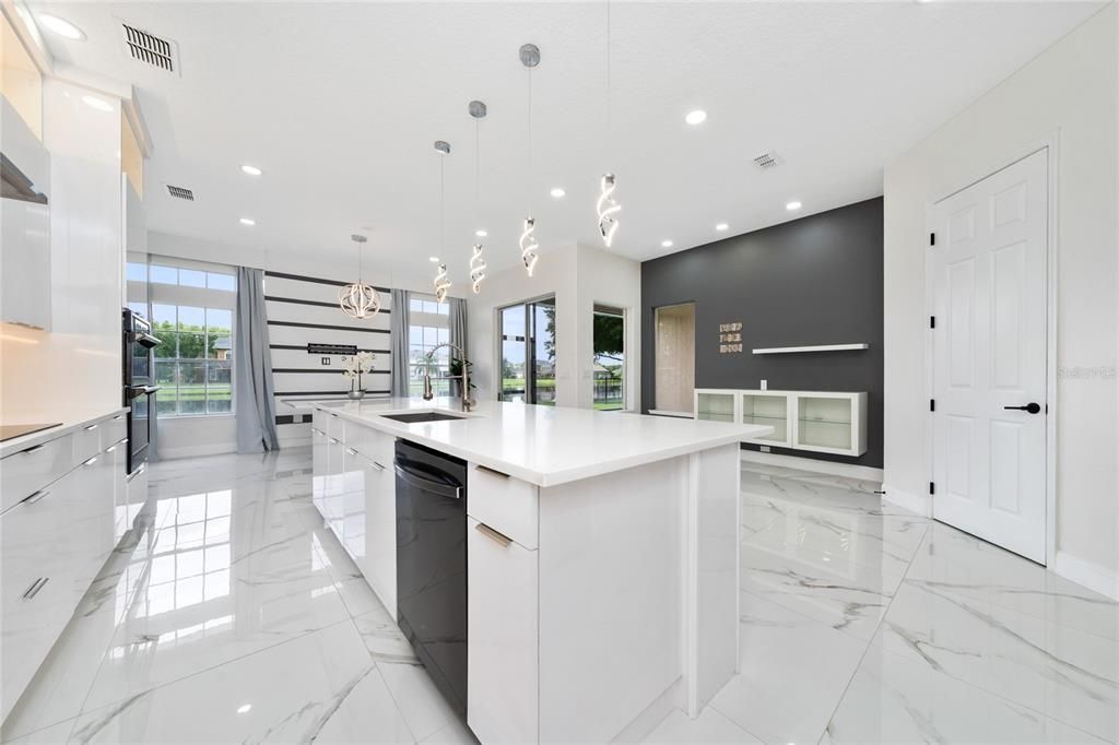 На продажу: $699,900 (4 спален, 4 ванн, 2639 Квадратных фут)