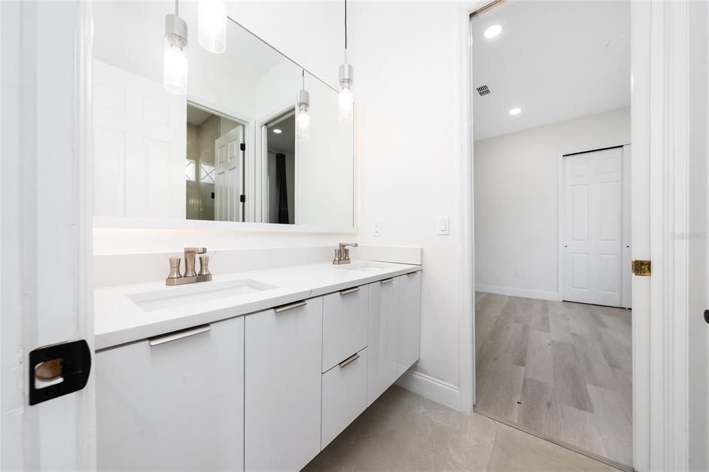 На продажу: $699,900 (4 спален, 4 ванн, 2639 Квадратных фут)