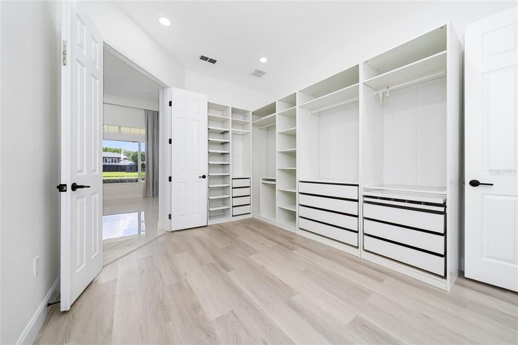 На продажу: $699,900 (4 спален, 4 ванн, 2639 Квадратных фут)